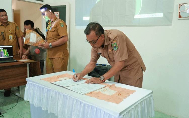 Santoso Resmi Pimpin Disparbudpora Kapuas, Program Layanan Diminta Tetap Berjalan