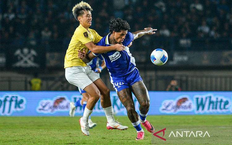Ramon Tanque Tak Masalah Persib Bandung Jamu Manila Digger di SJH
