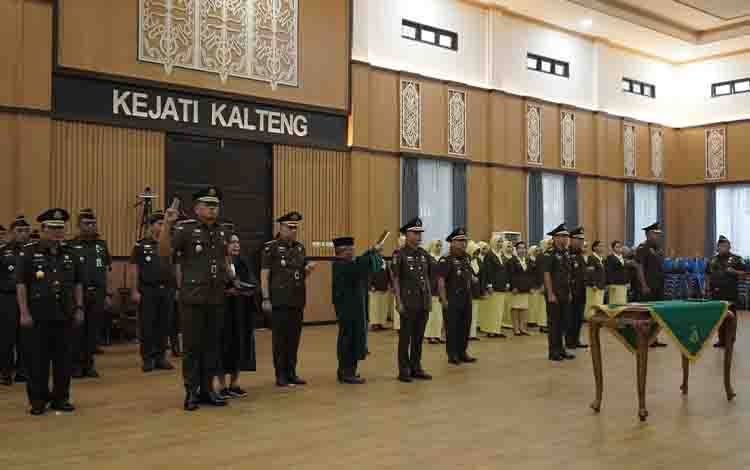Kajati Kalteng Lantik Empat Kajari Baru
