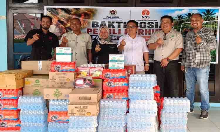 PWI Kotim Gandeng Perusahaan Salurkan Bantuan untuk Relawan-Petugas Satgas Karhutla