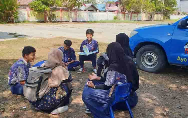 Perpustakaan Keliling Dorong Minat Baca Pelajar Pulang Pisau