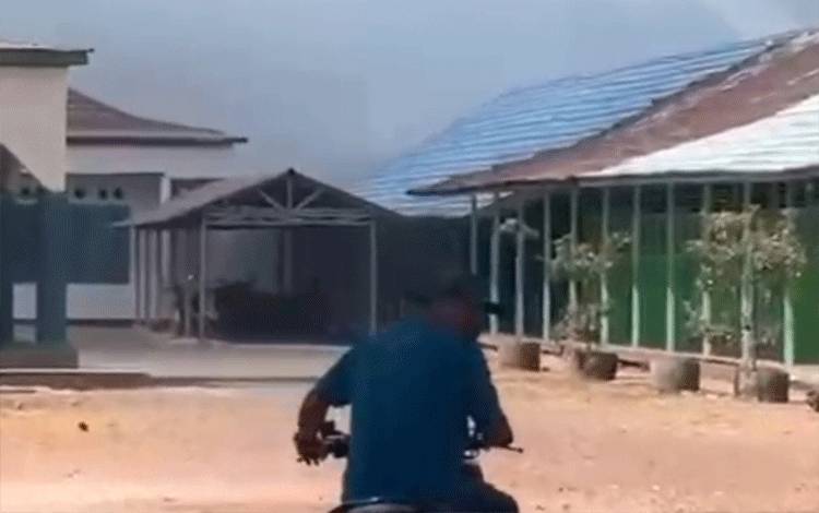 Karhutla Sempat Ancam Bangunan Pesantren di Kapuas Timur