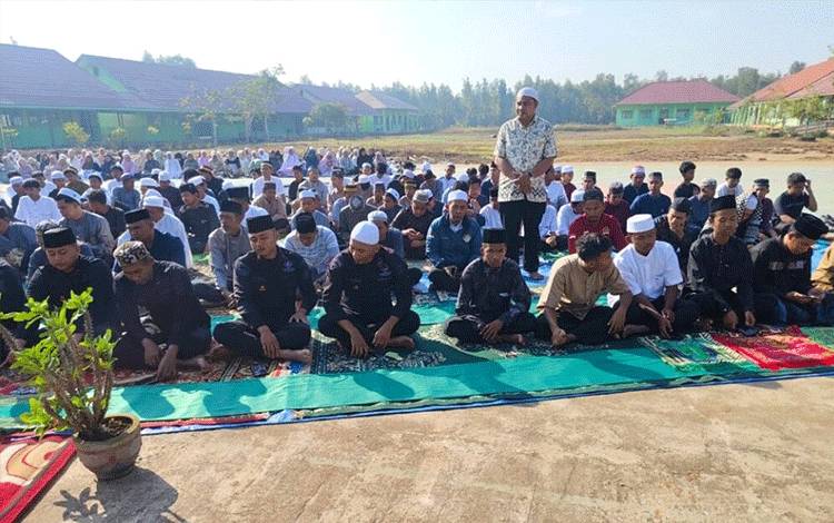 Salat Istisqa Digelar di Kapuas Timur di Tengah Kemarau dan Kabut Asap Karhutla