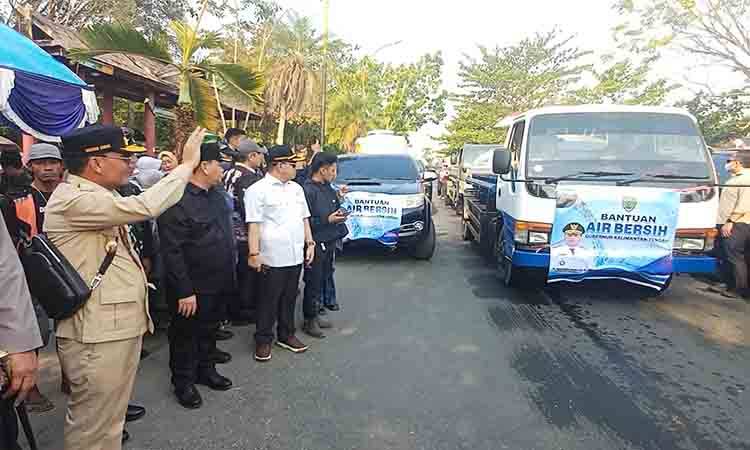 Gubernur Kalteng Kirim 17 Truk Air Bersih Bantu Warga Kotim Hadapi Kekeringan