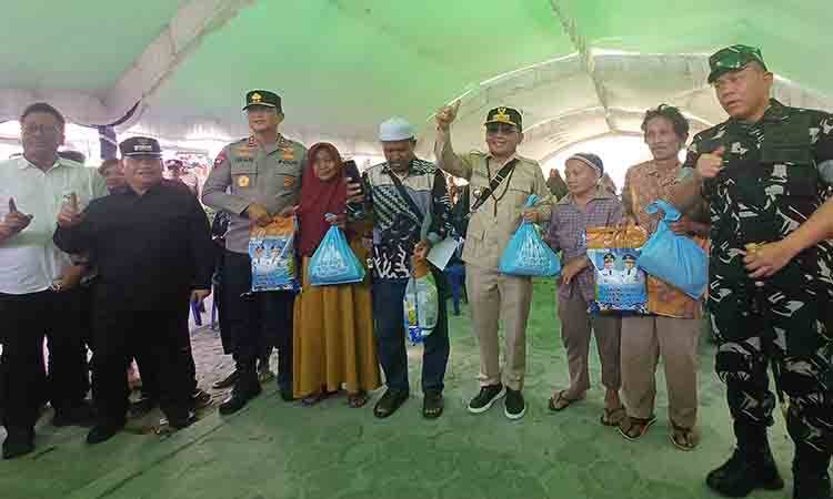 Gubernur Kalteng Gratiskan Lebih dari 4.000 Paket Sembako Pasar Murah untuk Warga Sampit
