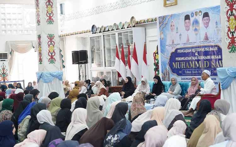 Tausiyah Maulid Nabi, Tajuddin Noor Ajak Muslimah Tetap Berbuat Baik