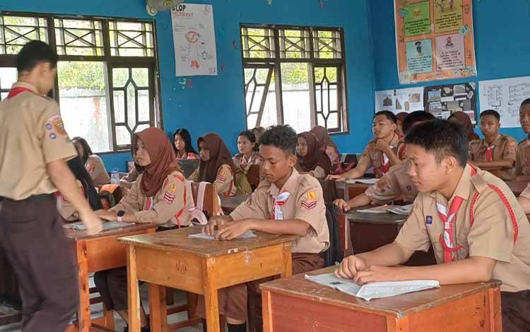 Sejumlah Sekolah di Sampit Terapkan Belajar dari Rumah akibat Kabut Asap Berbahaya