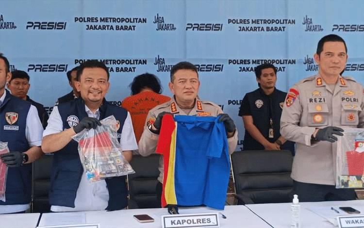 Polisi Bongkar Aksi Satu Keluarga Bobol ATM Dalam Minimarket