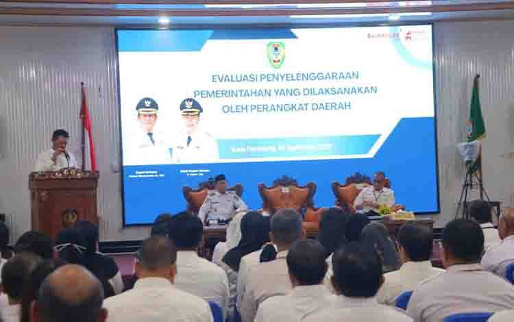 Bupati Seruyan Pimpin Evaluasi Pemerintahan Daerah, Tekankan Koordinasi dan Kinerja ASN