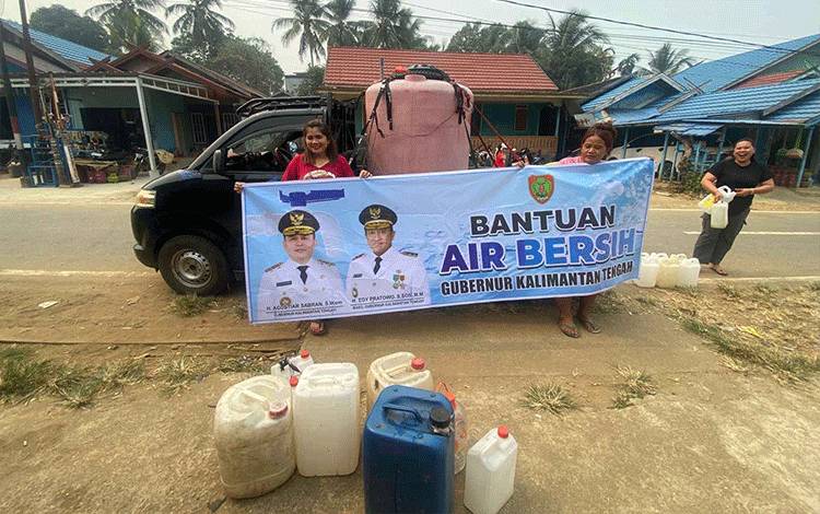 Pemprov Kalteng Distribusikan 158.800 Liter Air Bersih ke Sejumlah Wilayah