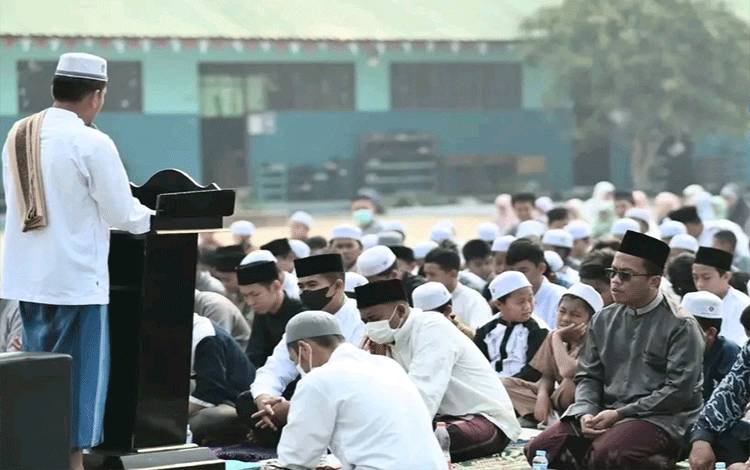 Salat Istisqa dan Penyaluran Air Bersih Warnai Respons Al Amin Hadapi Kekeringan di Kapuas