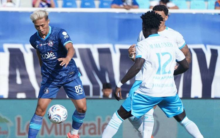 Arema FC Gulung Isenmulang Empat Gol Tanpa Balas di Kanjuruhan