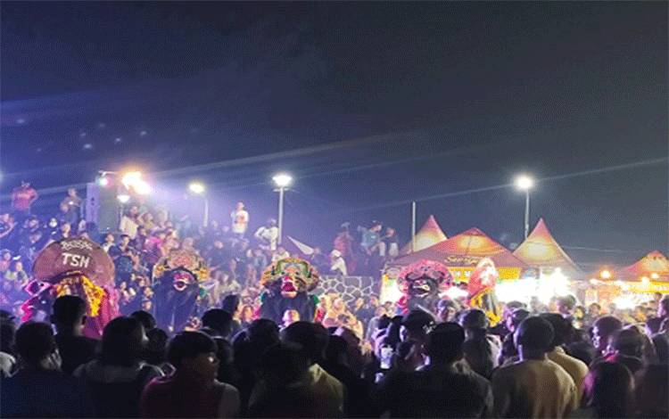 Seni Budaya dan Kuliner UMKM Meriahkan Kawasan Ikon Jelawat Sampit