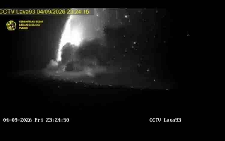 BNPB: Masyarakat Jangan Panik Respons Erupsi Gunung Anak Krakatau