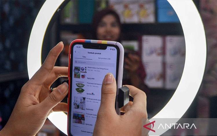 Pengamat: Belanja Online dan Offline Mulai Seimbang