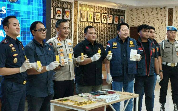 Polisi Gagalkan Penyelundupan 16 Batang Emas ke Luar Negeri