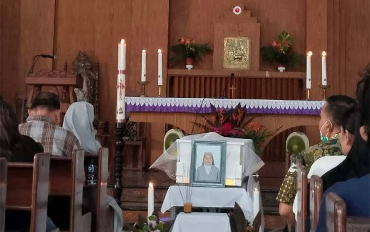 Perempuan Meninggal Usai Terjatuh di Jembatan Pulau Telo Ternyata Kepala SMP Katolik Santo Paulus Kuala Kapuas