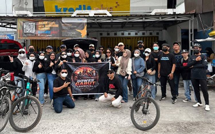Komunitas GGS Bagikan 1.000 Masker di Tengah Kualitas Udara Kotim Kategori Berbahaya