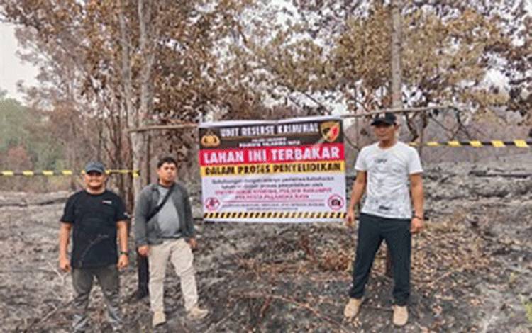 Polsek Rakumpit Pasang Police Line di Lokasi Karhutla Tumbang Talaken Palangka Raya