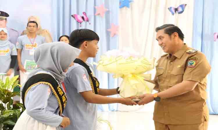Wabup Pulang Pisau Minta Anak Bijak Gunakan HP dan Utamakan Belajar