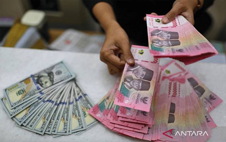 Rupiah Menguat Seiring Investor "wait and see" Risalah Pertemuan FOMC