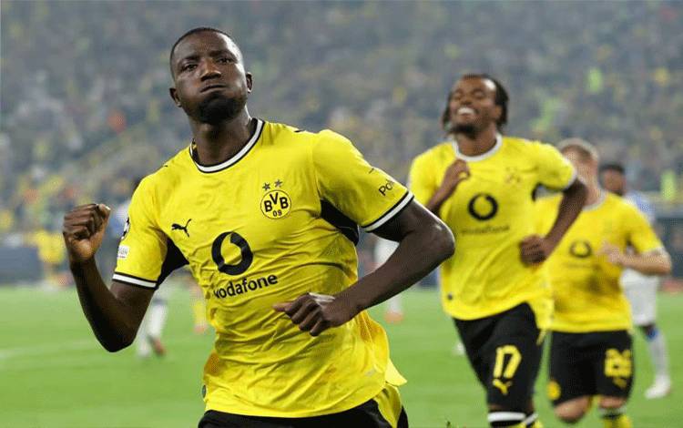 Drama Lima Gol Warnai Kemenangan Borussia Dortmund atas Villarreal