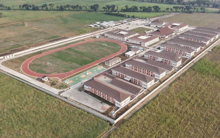 PU Hadirkan Lapangan Sepak Bola Internasional di 25 Sekolah Rakyat