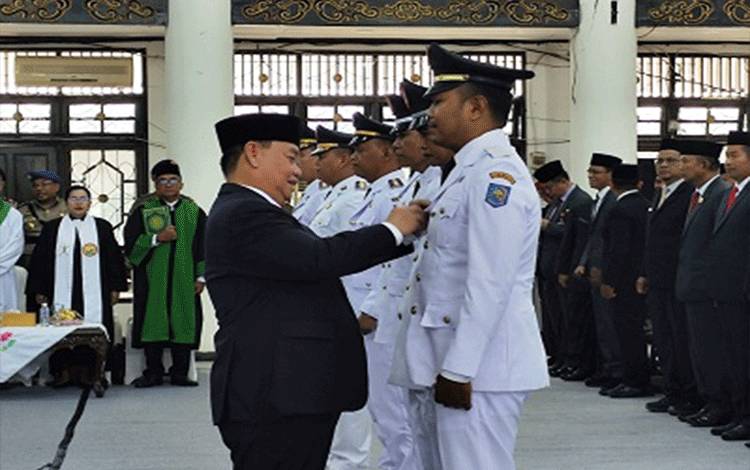 Bupati Kotim Lantik 6 Camat Baru, ini Daftarnya