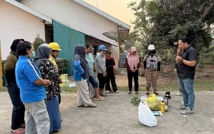 SSMS Olah Sisa Buah dan Sayuran Menjadi Ecoenzyme