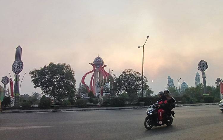 Kualitas Udara Kotim Berbahaya, Bupati Imbau Warga Kurangi Aktivitas di Luar Rumah