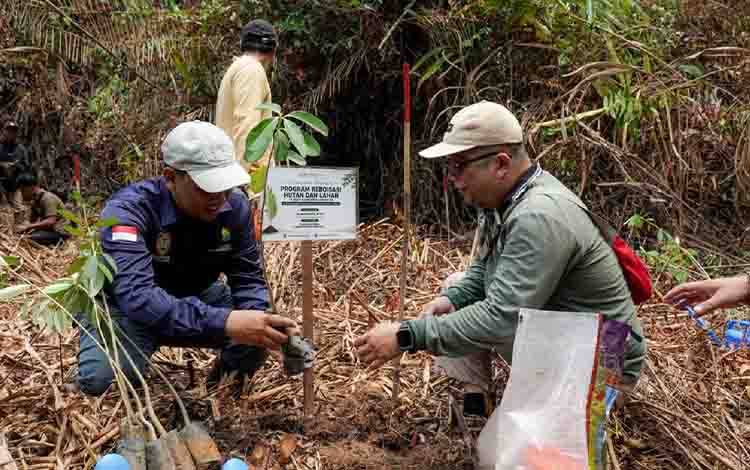 Reboisasi SSMS Buka Peluang Kerja bagi Kelompok Tani di Sekitar Kawasan