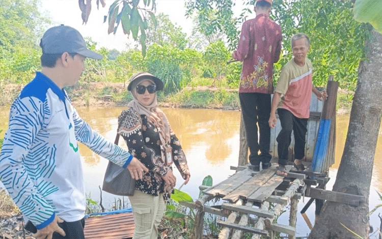 Cegah Stunting dan Pencemaran Sungai, WC Terapung di Desa Pulau Mambulau Dibongkar