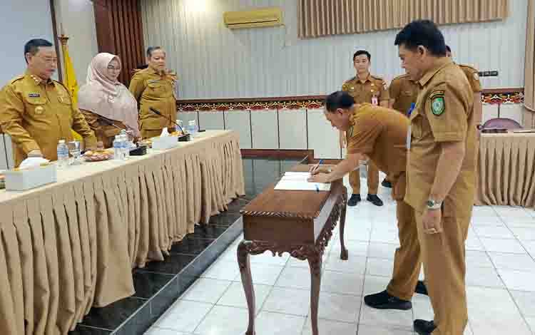 Ahmad Sarwo Oboi Jadi Kadispora Kotim, Irfansyah Bergeser ke Perpustakaan