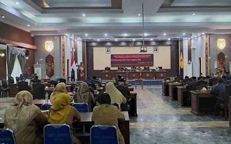 Enam Fraksi DPRD Kobar Soroti Karhutla, Air Bersih hingga Infrastruktur dalam Perubahan APBD 2026