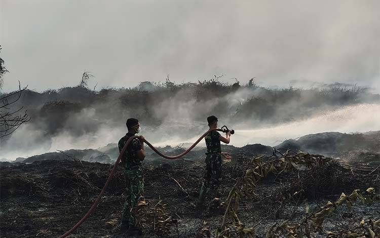 Karhutla Mengganas di Km 14 Pangkalan Bun-Kolam, Jarak Pandang Hanya 2 Meter