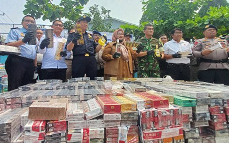 Wabup Kotim Apresiasi Bea Cukai Amankan Potensi Kerugian Negara Rp1,16 Miliar dari Rokok dan Miras Ilegal