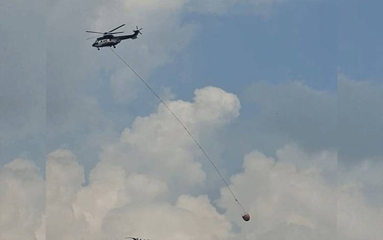 2 Helikopter Water Bombing Akan Bantu Pemadaman Karhutla di Kotim
