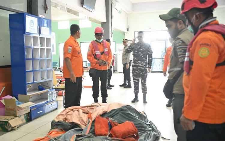 Liferaft dan Lifejacket Diduga Terkait KMP Virgo Transport 8 Ditemukan di Laut Jawa