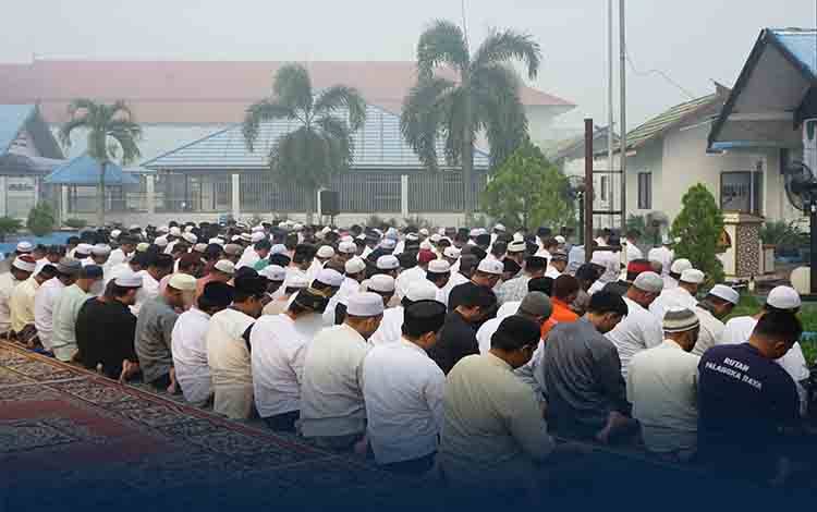 Rutan Palangka Raya Gelar Salat Istisqa Bersama Jajaran Pemasyarakatan