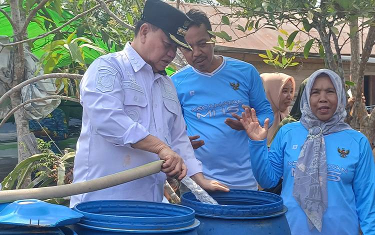 Bupati Kotim Pertimbangkan Pipa Bawah Laut untuk Jaringan PDAM Pulau Hanaut
