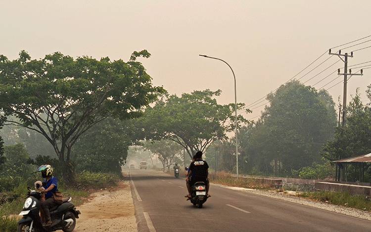 Asap Kepung Sampit hingga Bikin Mata Warga Pedih