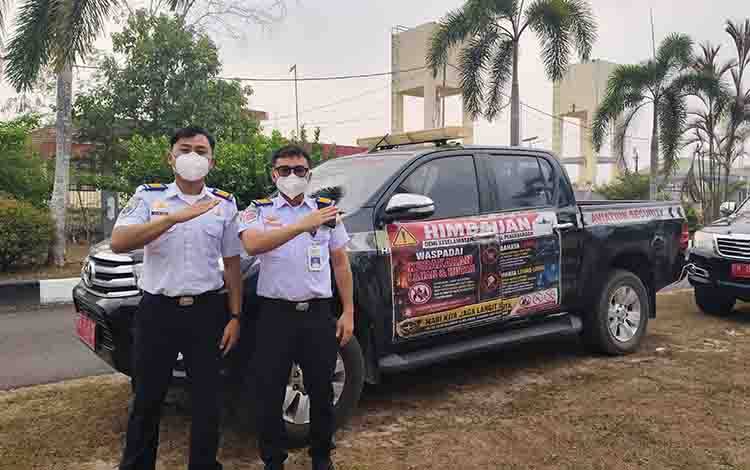 Petugas Bandara Iskandar Pangkalan Bun Sosialisasikan Pencegahan Karhutla