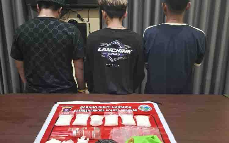 Satresnarkoba Polres Seruyan Bekuk 3 Terduga Pengedar, 593 Gram Sabu Disita di Balik Plat Mobil
