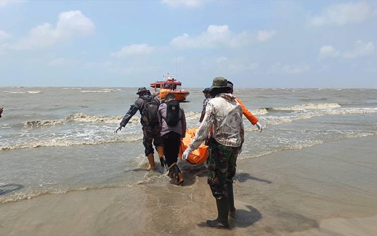 Dua Jenazah Diduga Korban KM Virgo Transport 8 Ditemukan di Sungai Perlu Seruyan Dibawa ke Banjarmasin