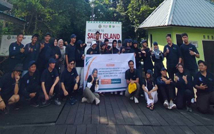 Konservasi Tak Harus Menjauhkan Manusia dari Hutan