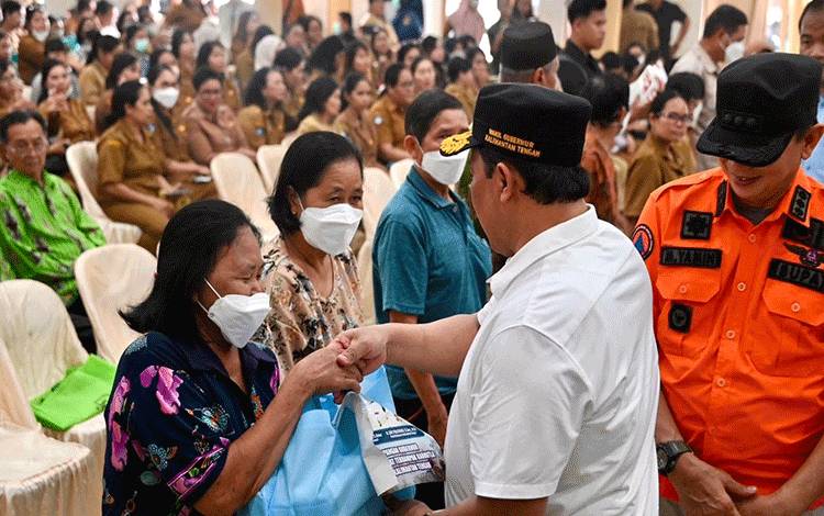 Pemprov Kalteng Salurkan 2 Ribu Paket Sembako ke Masyarakat Bartim