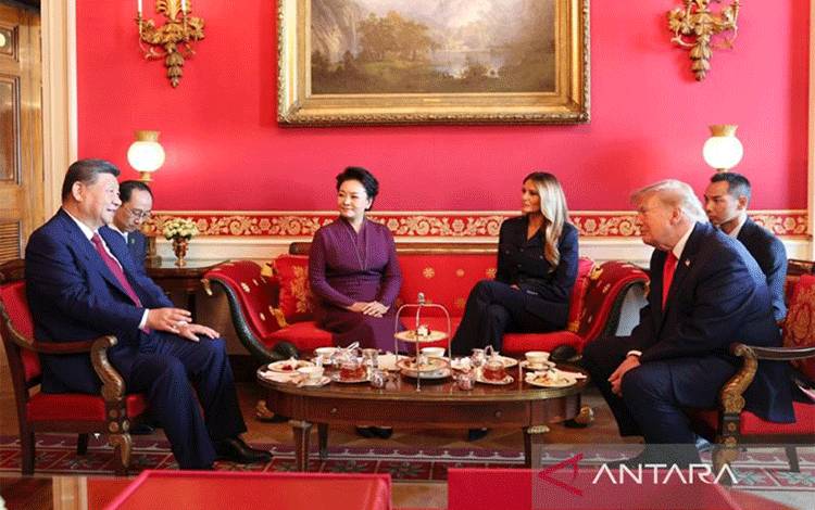 Xi Akhiri Kunjungan ke AS dengan Minum Teh Bersama Trump