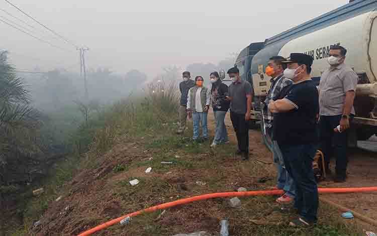 Bupati Kotim Tinjau Lokasi Kebakaran Lahan