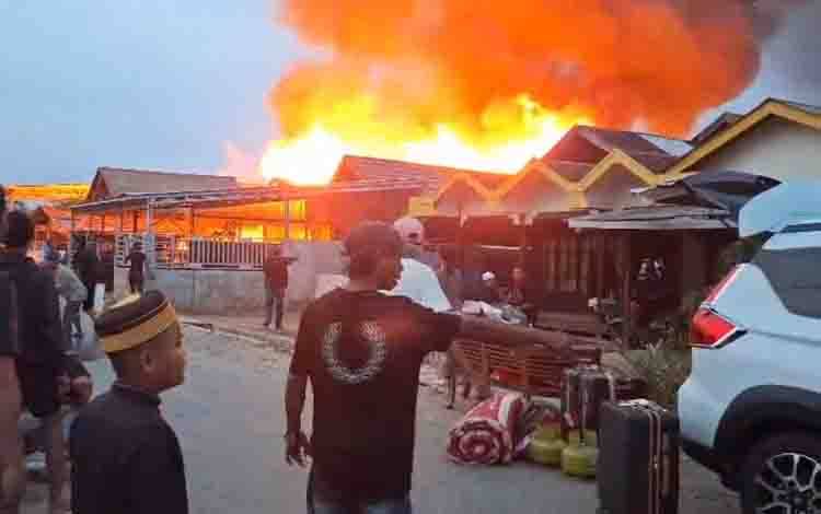 Kebakaran Melanda Permukiman Padat di Teluk Kepayang Tanah Bumbu
