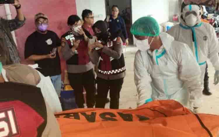 Tujuh Korban KM Virgo Transport 8 Diserahkan ke RS Bhayangkara Banjarmasin